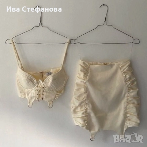 Нов бял елегантен сатенен сатен сет костюм комплект от две части пола и топ Oh Polly , снимка 13 - Костюми - 50121688