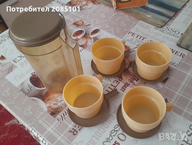 Пластмасов сервиз с кана за чай и кафе, снимка 4 - Сервизи - 53506910