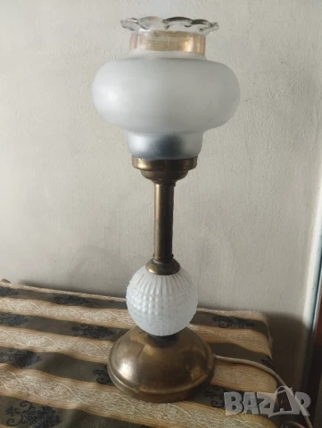Ретро настолна лампа