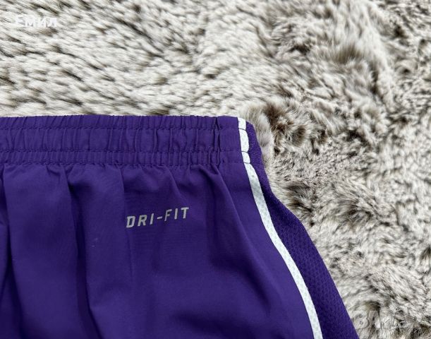 Дамски шорти Nike, Размер L, снимка 5 - Къси панталони и бермуди - 46321280