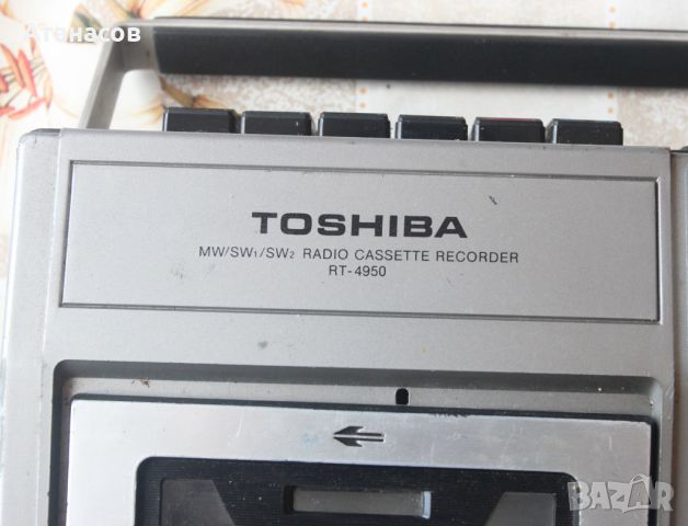 Стар радиокасетофон Toshiba RT-4950 за части, снимка 8 - Радиокасетофони, транзистори - 45912601