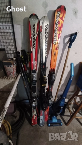 Три чифта ски Rosignol (щеки, обувки, чанти, очила, каски). Общо.