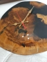 Часовник изработен от епоксидна смола и дърво , снимка 2