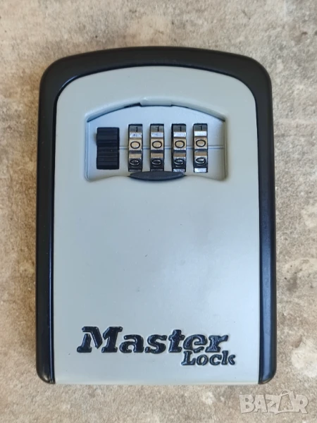 Метална кутия за ключове за апартамент / къща / вила под наем. Сейф за ключ Master Lock - key box, снимка 1