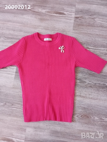 пуловер с къс ръкав с брошка , снимка 1