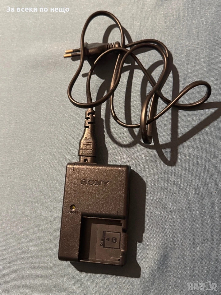 Оригинално зарядно за фотоапарат , Sony BC-CSGB , зарежда батерии NP-FG1 NP-BG1, снимка 1