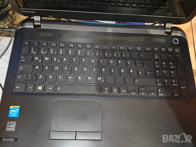 Лаптоп Toshiba със ДВД записвачка