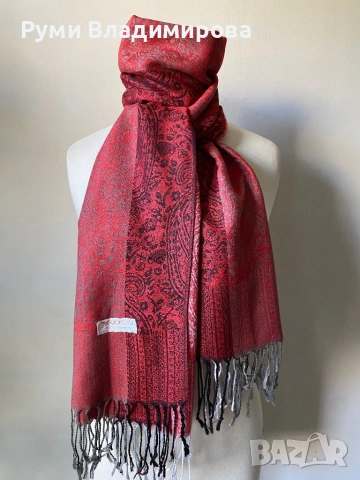 Червен шал от 100 % кашмир, снимка 5 - Шалове - 53778937