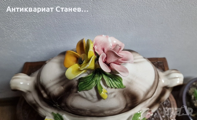 Прекрасен супник с 3д цветя в стил Басано Италия , снимка 4 - Съдове за готвене - 52869440
