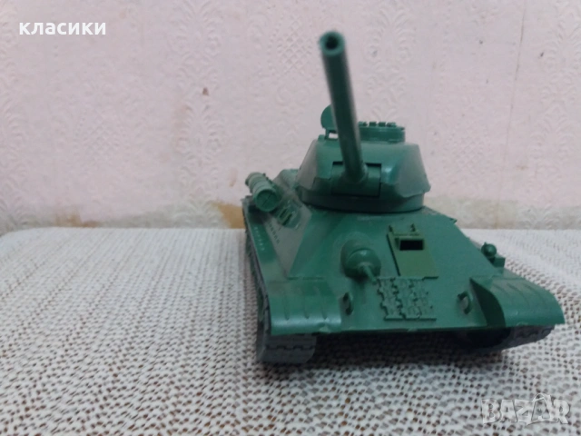 Макет на танк Т-34., снимка 5 - Коли, камиони, мотори, писти - 54155235