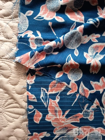 Плат коприна 165Х144см., снимка 3 - Платове и дамаски - 53917702