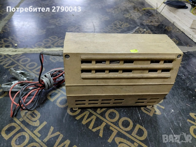 зарядно за акумулатор , снимка 2 - Аксесоари и консумативи - 54280889