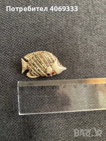 Сребърна брошка рибка с камъчета925 13.2гр, снимка 2 - Колиета, медальони, синджири - 49893125