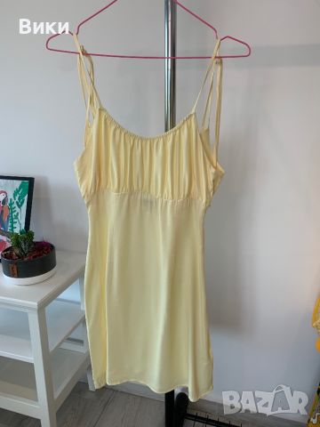 Жълта сатенена рокля, снимка 6 - Рокли - 46438584