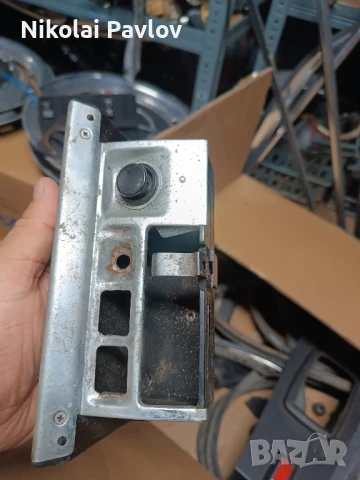 колани лайсни пепелник конзоли за Мерцедес 123, снимка 12 - Части - 51059320