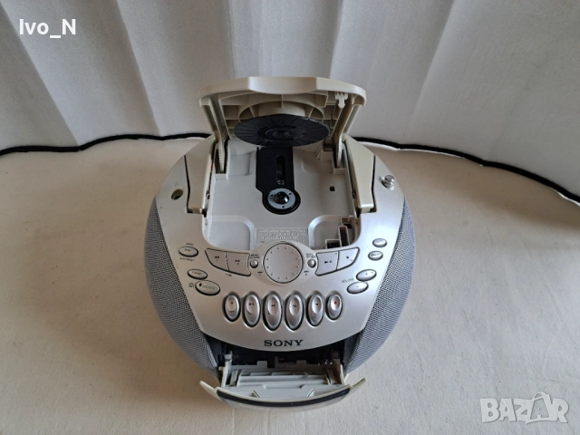 CD радиокасетофон Sony CFD-E70L- за ремонт, части., снимка 2 - Радиокасетофони, транзистори - 53294988