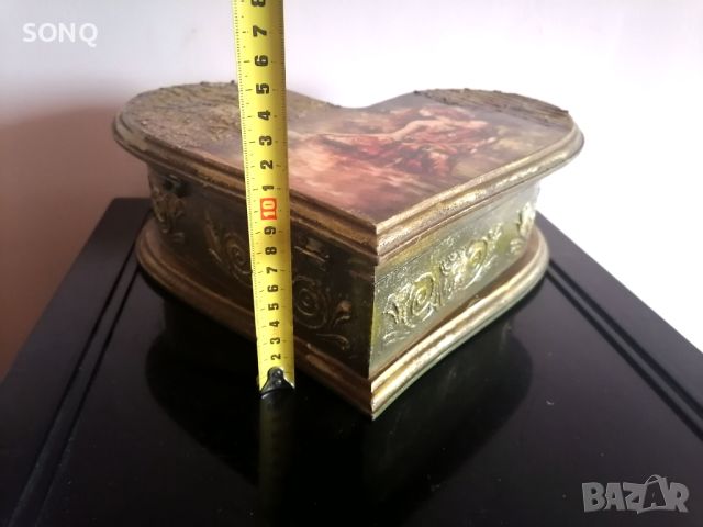 Невероятно Красива Голяма Дървена Кутия-Сърце, снимка 7 - Антикварни и старинни предмети - 45761647