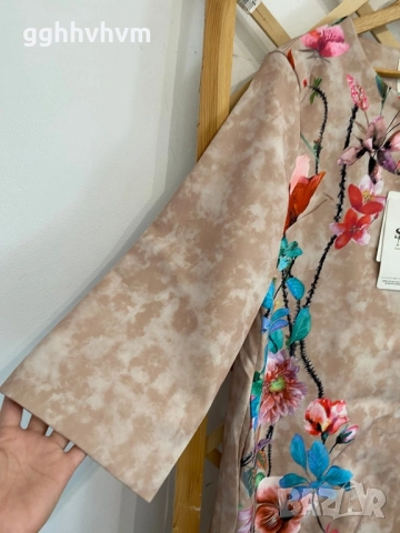 манто, снимка 3 - Палта, манта - 52106074