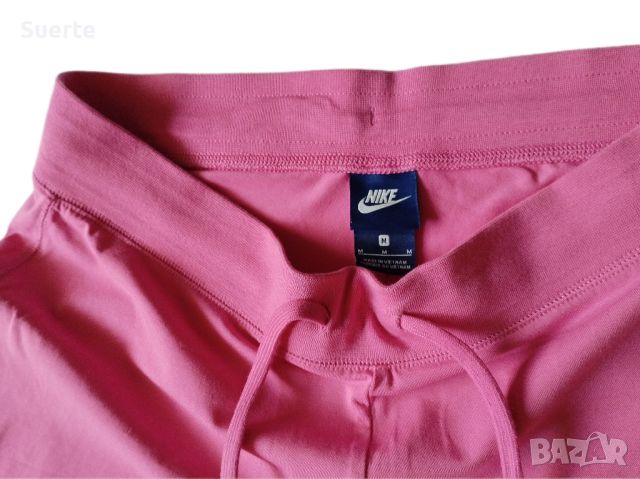 Nike дамски къси панталони, снимка 3 - Къси панталони и бермуди - 46007913