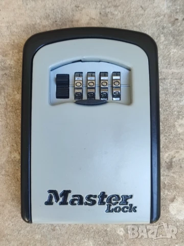 Метална кутия за ключове за апартамент / къща / вила под наем. Сейф за ключ Master Lock - key box