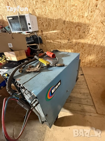 Професионален Заваръчен Апарат ESS MIG-MAG 402 MW - Трифазен, Водно Охлаждане, снимка 4 - Други инструменти - 52605854