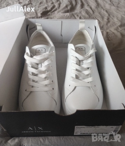 Дамски бели маратонки Armani, снимка 4 - Маратонки - 54182087