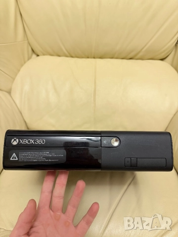 Xbox 360 E (boxed) с кинект +кристален контролер и игри в кутия, снимка 7 - Xbox конзоли - 52939012