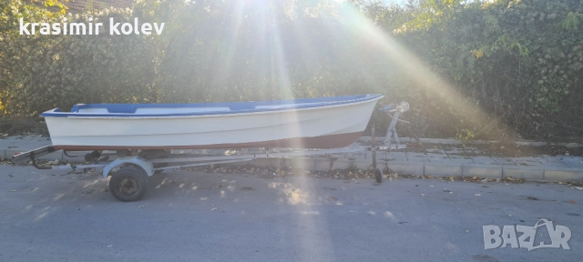 Пласмасова лодка с колесар, снимка 2 - Воден транспорт - 52239275
