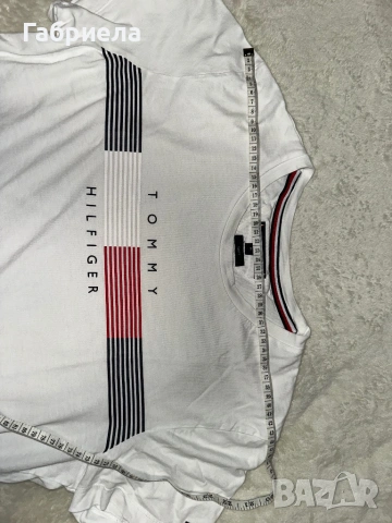 Оригинална тениска на Tommy Hilfiger , снимка 4 - Тениски - 54168776