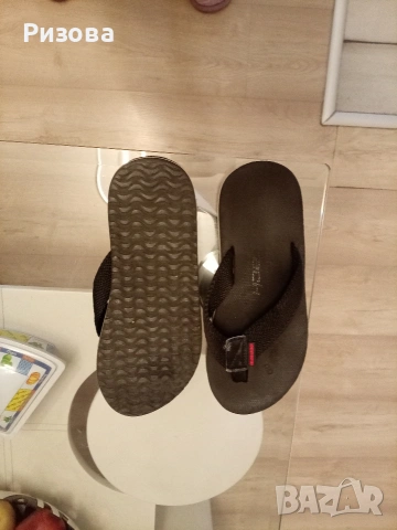 Пода рявам мъжки джапанки-39ном. калъф за очила, обици, мигли, снимка 3 - Други - 53292051