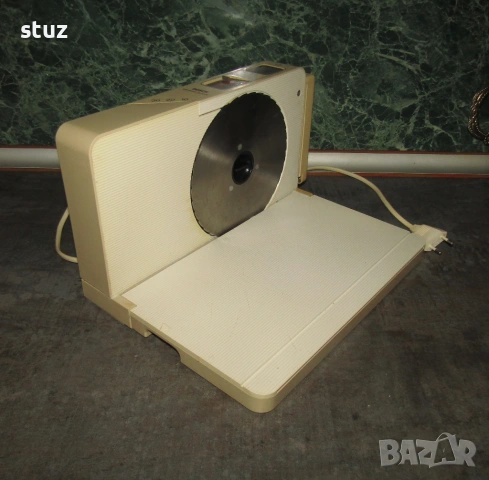 Електрическа машина Bosh, за рязане на колбаси, хляб, зеленчуци, сирена