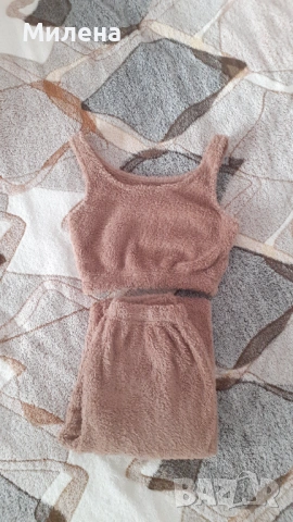 Пухкав комплект от долнище и топ, размер XS