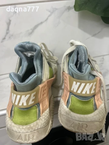 Маратонки Nike W Air Huarache SE Sail/ Arctic Orange-Worn Blue-Vivid Green, снимка 3 - Маратонки - 50567854