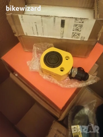 Хидравличен крик CGOLDENWALL 10T Тройни секции Ултратънък  Височина: 51 мм Общ ход: 26 мм НОВ , снимка 3 - Други инструменти - 50735799