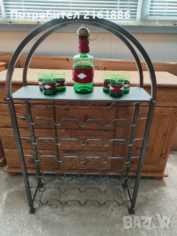 Метална стойка за бутилки вино 