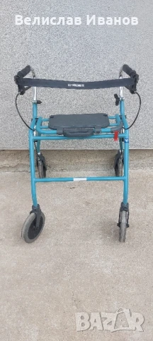 Голям ролатор Dolomite в отлично състояние. Без следи от употреба.