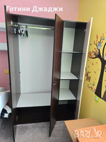 Трикрилен гардероб 118х186х50, снимка 2 - Гардероби - 54111014