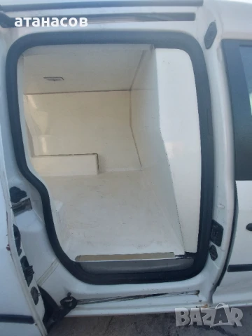 Vw caddy с фабричен хладилен фургон 2000кб, снимка 9 - Автомобили и джипове - 51234592