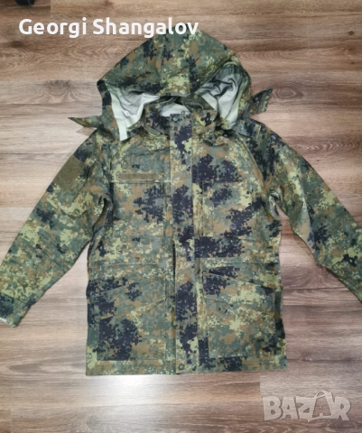 Продавам камуфлажни дрехи нов образец  