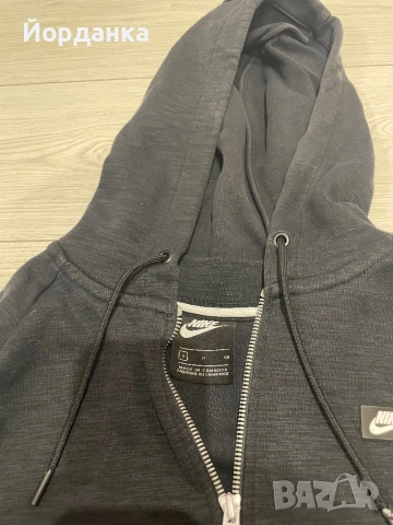 Страхотна горница на NIKE, снимка 2 - Спортни дрехи, екипи - 53850345