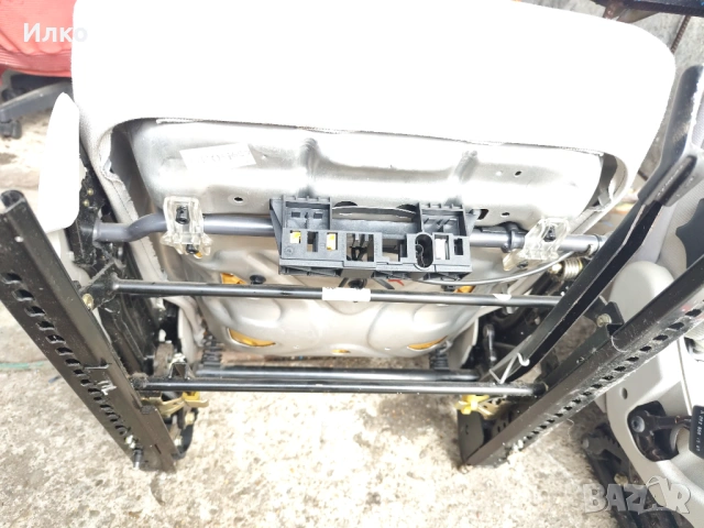 Два броя седалки ауди, снимка 3 - Части - 53725385