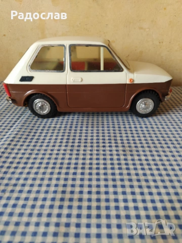 Нова колекционерска количка FIAT 126, снимка 2 - Колекции - 53743321