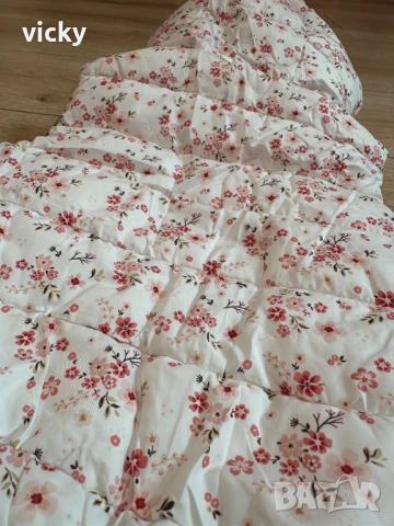 Бял елек/грейка с флорални мотиви, размер 86, снимка 4 - Бебешки якета и елеци - 49459890