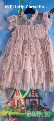 Прекрасна детска рокля за специални поводи 