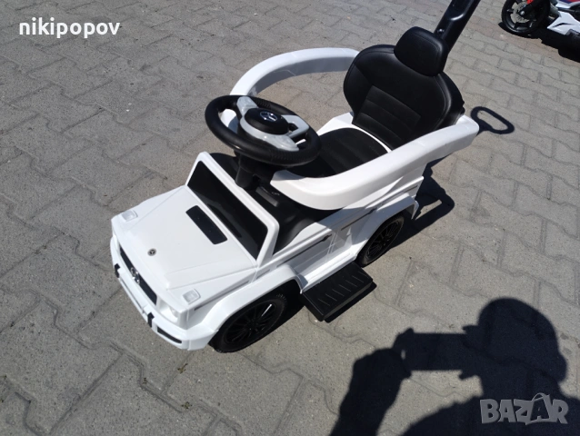 MERCEDES Кола за яздене с дръжка Mercedes-benz G350d бял, снимка 3 - Детски велосипеди, триколки и коли - 53564884