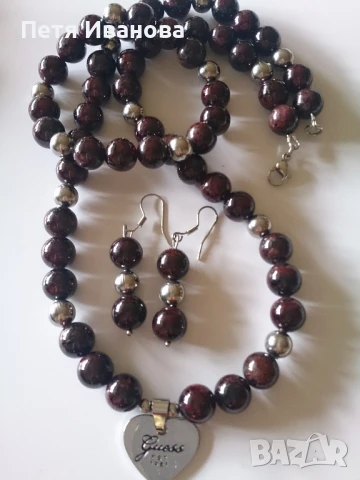 различни сетове на Guess, Carolina Herera, Moscino и други , снимка 2 - Бижутерийни комплекти - 50826549