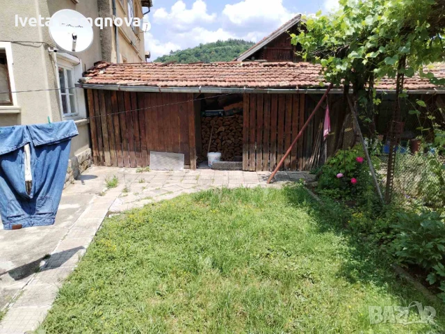 Къща с дворно място в много добро състояние, снимка 11 - Къщи - 50706703