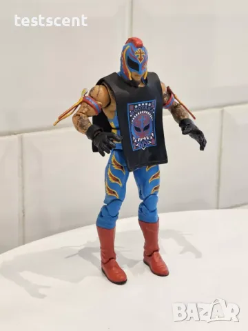 Екшън фигура WWE Rey Mysterio Mattel Elite играчка Рей Мистерио + cloth, снимка 7 - Фигурки - 48447635