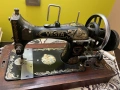 Антикварна шевна машина Vesta с оригинален дървен капак, снимка 1