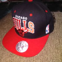 Чикаго Булс НБА баскетбол маркова бейзболна шапка на Мичел анд Несс Хардеуд Класик регулируема нова , снимка 1 - Баскетбол - 45545755